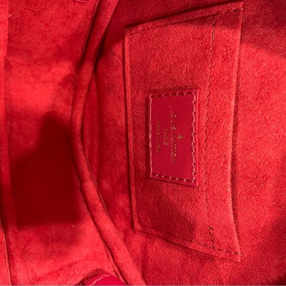 Louis Vuitton |limited edition| new wave heart crossbody bag love lock quilted - Picture 7 of 16